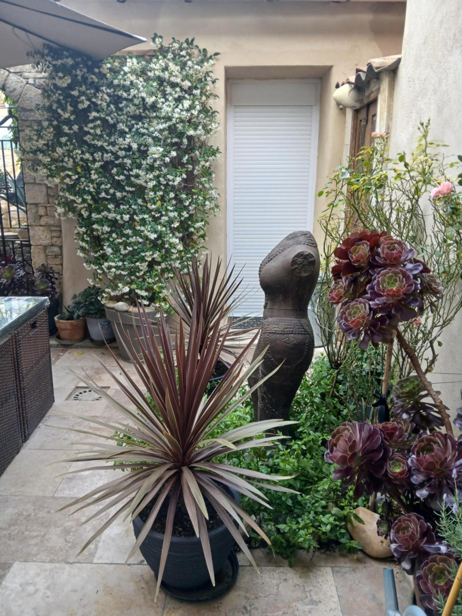 La Boheme Apartment *